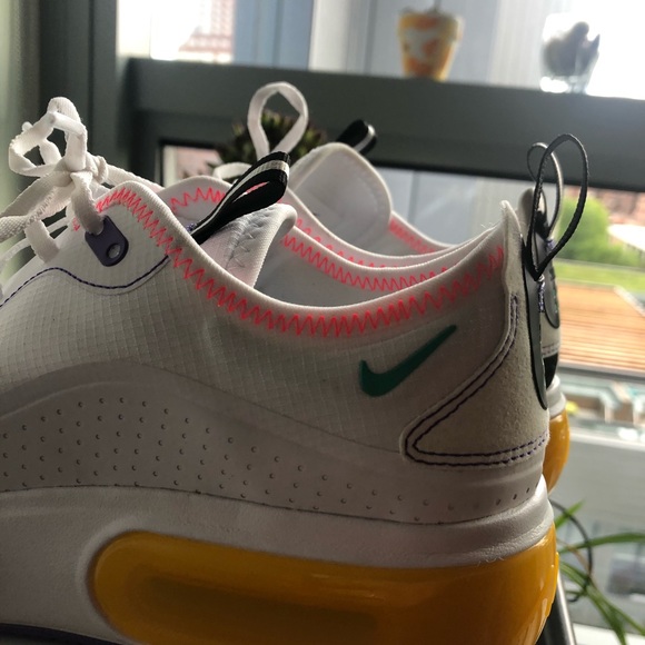 Air Max Dia - Picture 2 of 6